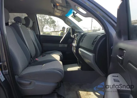 2008 Toyota Tundra Base 4.7L V8 z USA, uszkodzony, nr VIN 5TFRT54188X024810